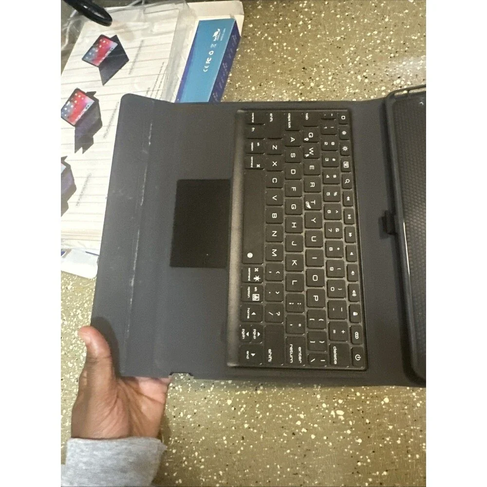ipad‎ 9th Generation Keyboard Case with Pencil Holder Stand Cover (T3)